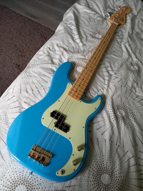 Squier by Fender Precision Bass, Muziek en Instrumenten, Snaarinstrumenten | Gitaren | Bas, Zo goed als nieuw, Elektrisch, Ophalen of Verzenden