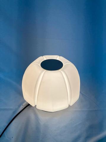 Vintage opaline lotus plafond of Wandlamp Glashütte Limburg beschikbaar voor biedingen