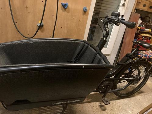 Urban Arrow Family, elektrisch, zwart, Fietsen en Brommers, Fietsen | Bakfietsen, Gebruikt, Overige merken, 3 kinderen, Elektrisch
