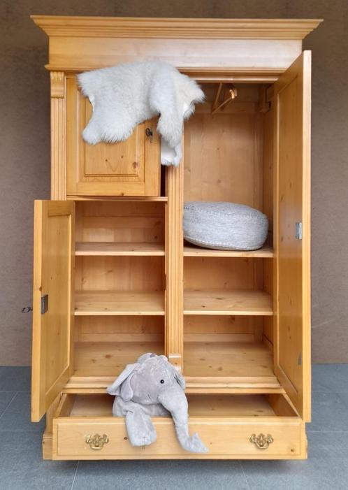 kleerkast grenenhout (baby's en kinderen), Kinderen en Baby's, Kinderkamer | Commodes en Kasten, Gebruikt, Kast, 105 cm of meer