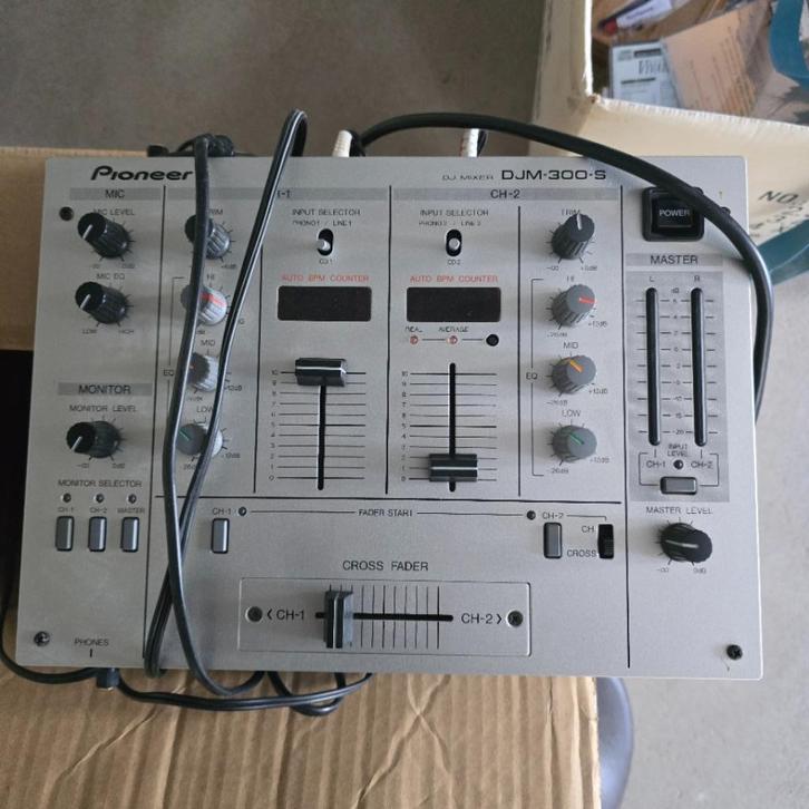 Pioneer DJM-300-S DJ-mixer + 2 Pioneer CDJ-100S, Muziek en Instrumenten, Mengpanelen, Gebruikt, Microfooningang, Ophalen