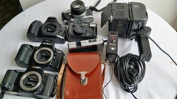 6 vintage filmcamera's + flitser beschikbaar voor biedingen
