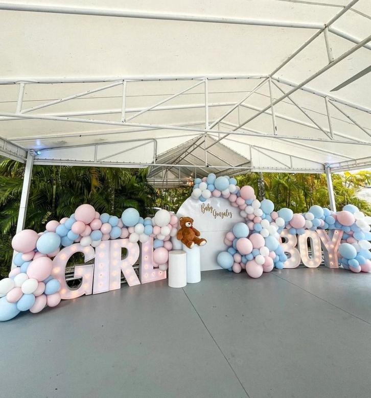 Lettres lumineuses “BOY / GIRL” à louer  parfait pour gender, Hobby & Loisirs créatifs, Articles de fête | Location