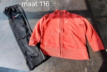 Jogging maat 116 beschikbaar voor biedingen