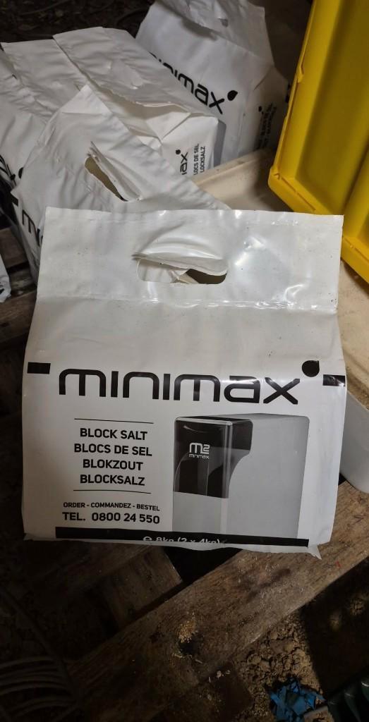 8 sacs de Bloc de sel Minimax, Electroménager, Adoucisseurs d'eau, Neuf, Adoucisseur d'eau au sel, Enlèvement