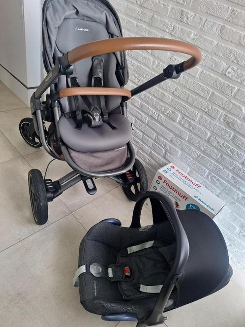 Maxi Cosi Nova 4 + cabriofix met voetenzak en regenhoes, Kinderen en Baby's, Kinderwagens en Combinaties, Gebruikt, Kinderwagen