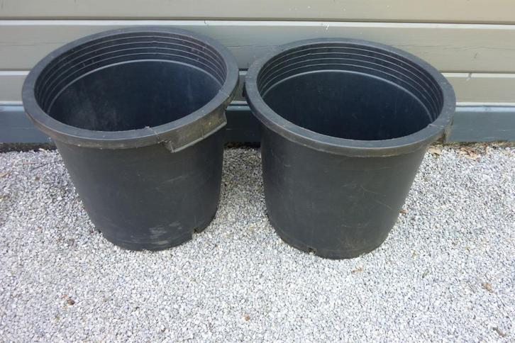 Bloempotten in zwarte kunststof (5), Tuin en Terras, Bloempotten, Zo goed als nieuw, Kunststof, Tuin, Minder dan 40 cm, 25 tot 40 cm