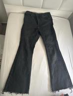 Stradivarius zwart flared jeans maat 38, Kleding | Dames, Spijkerbroeken en Jeans, Ophalen of Verzenden, Zo goed als nieuw, Zwart