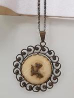 Hondenmedaillon van zilver en paarlemoer + zilveren ketting, Ophalen of Verzenden, Gebruikt
