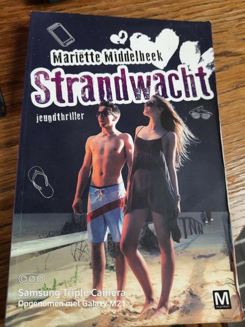 Mariëtte Middelbeek - Strandwacht, Boeken, Kinderboeken | Jeugd | 10 tot 12 jaar, Zo goed als nieuw, Ophalen of Verzenden