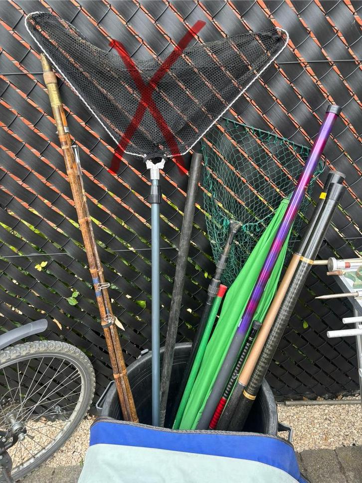 Vislijnen.Visnet. Klaargemaakte dobbers met haak., Watersport en Boten, Hengelsport | Algemeen, Zo goed als nieuw, Haak, Ophalen