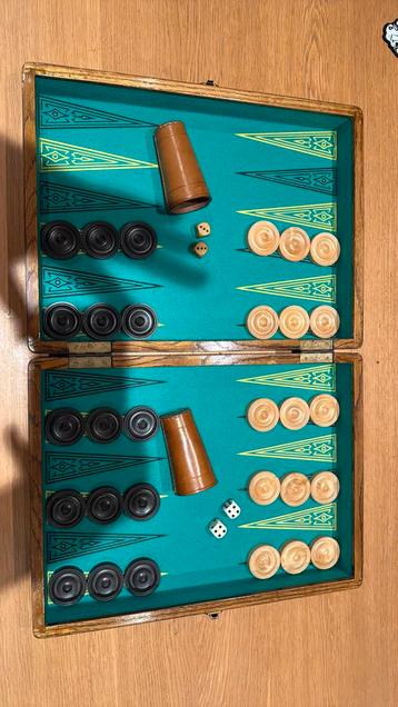 Backgammon - retro - complete - goede staat beschikbaar voor biedingen