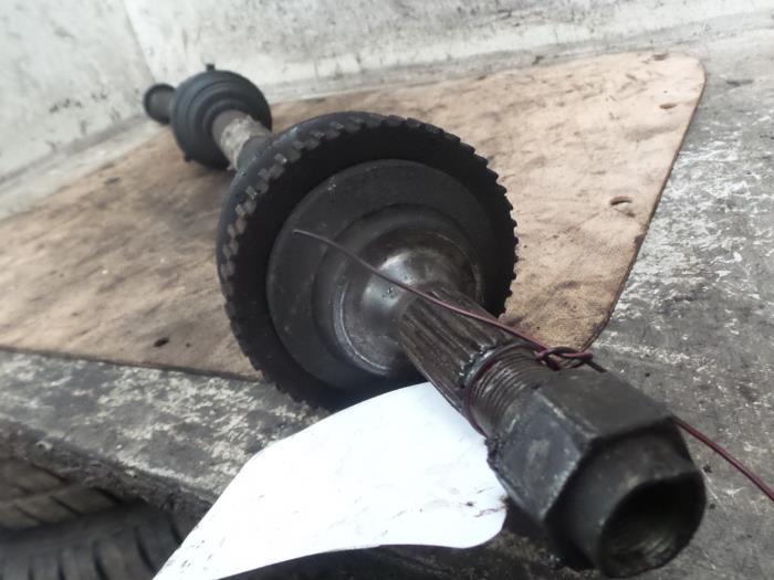 Arbre de transmission avant droit d'un Peugeot 206, Autos : Pièces & Accessoires, Freins & Transmission, Peugeot, Utilisé, 3 mois de garantie