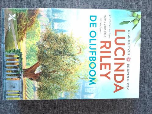 Lucinda Riley - De olijfboom, Boeken, Literatuur, Zo goed als nieuw, Ophalen