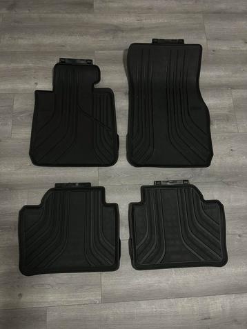 Nouveaux tapis en caoutchouc pour BMW F30 F31 F34 F35 F80 disponible aux enchères