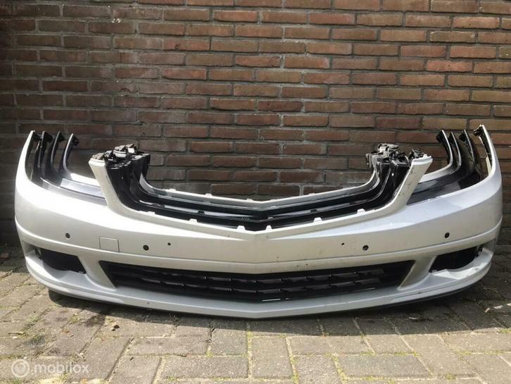 Mercedes-Benz C-klasse W204 S204 Bumper A2048850025, Auto-onderdelen, Carrosserie, Bumper, Mercedes-Benz, Voor, Gebruikt, Ophalen of Verzenden