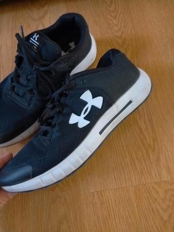 UNDER ARMOUR SCHOENEN  beschikbaar voor biedingen