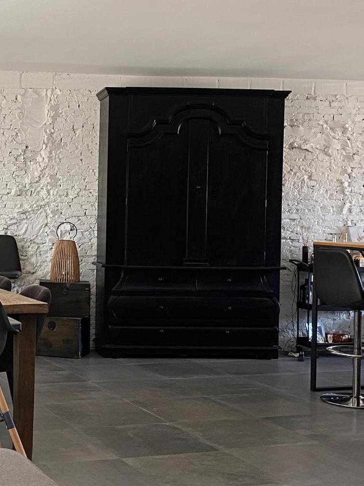 Unieke Engelse buikkast (2-delig) mat zwart, Maison & Meubles, Armoires | Vitrines, Utilisé, 200 cm ou plus, 150 à 200 cm, 25 à 50 cm