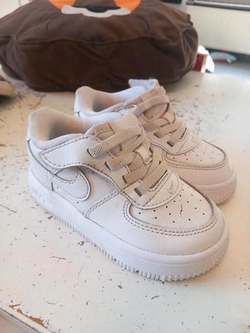 Nike schoenen maat 23,5 beschikbaar voor biedingen