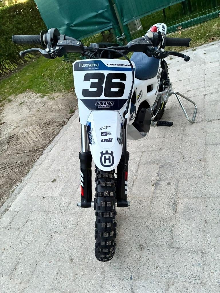 Husqvarna EE2, Particulier, Crossmotor, 11 kW of minder