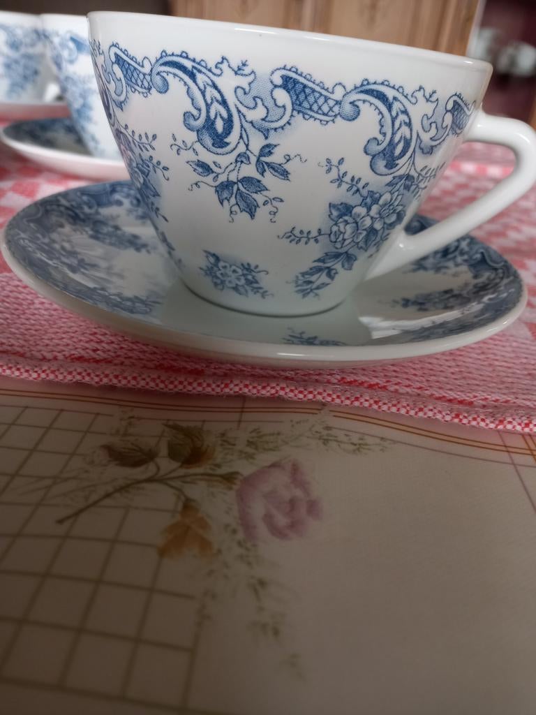 12 tasses neuves +sous tasses., Maison & Meubles, Cuisine | Vaisselle, Enlèvement