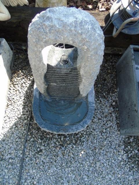 complete stenen fontein, nieuw en te koop - 60%!!!, Tuin en Terras, Waterpartijen en Fonteinen, Nieuw, Fontein, Hardsteen, Ophalen