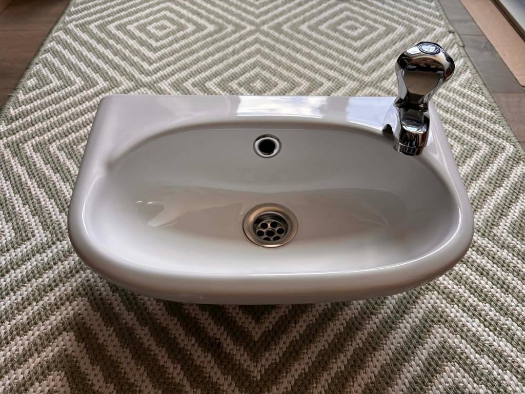 Lavabo toilet met Grohe koudwaterkraantje, Doe-het-zelf en Bouw, Ophalen, Gebruikt, Overige typen