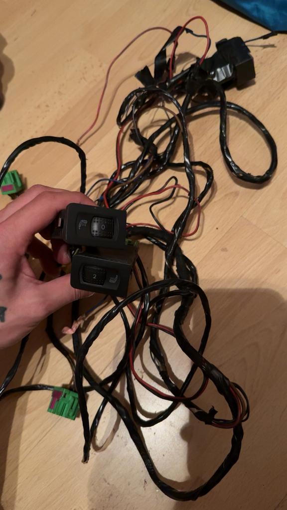 Bouton sièges chauffant golf 4 avec faisceau, Ophalen, Zo goed als nieuw