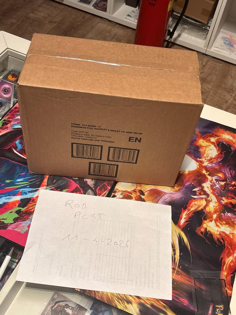 Pokémon 151 mini tins display case, Diversen, Ophalen, Nieuw