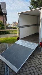 Gesloten aanhangwagen / bakwagen, Ophalen, Zo goed als nieuw