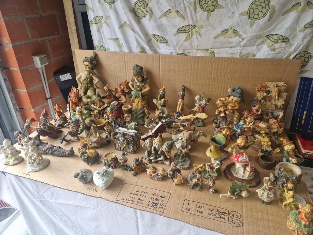 Groot lot Laven, Pixies, Longtailers, kabouters en elven., Ophalen