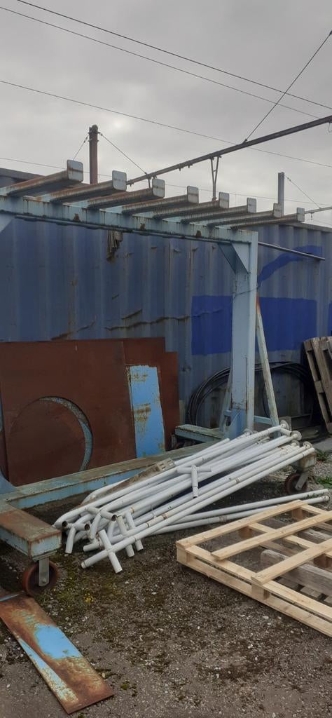 schrootijzerhouder op wiel nog in te vullen, Doe-het-zelf en Bouw, Steigers, Gebruikt, Overige typen, 2 tot 5 meter, Ophalen