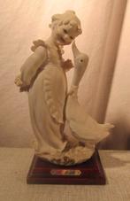 Prachtig Beeld 'Meisje met Zwaan' - Merli Capodimonte - 19cm, Ophalen of Verzenden, Zo goed als nieuw