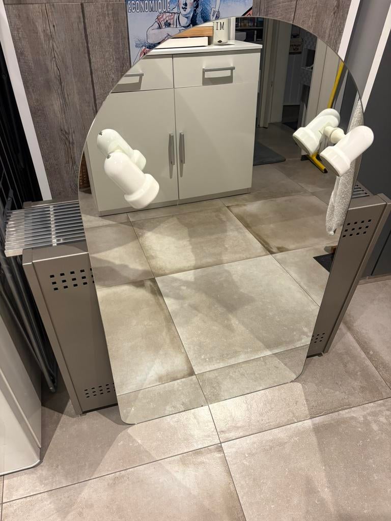 Badkamerspiegel met 2 ingebouwde spots, Huis en Inrichting, Badkamer | Badkamermeubels, Ophalen