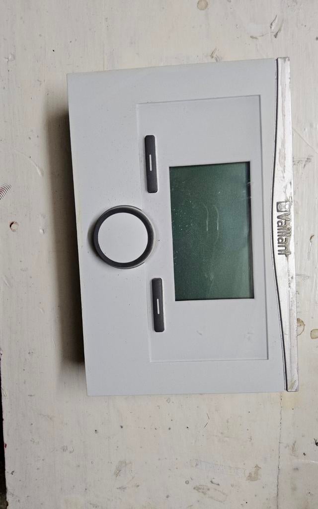 Vaillant thermostaat calormatic 350
2 jaar gebruikt geweest., Doe-het-zelf en Bouw, Ophalen of Verzenden