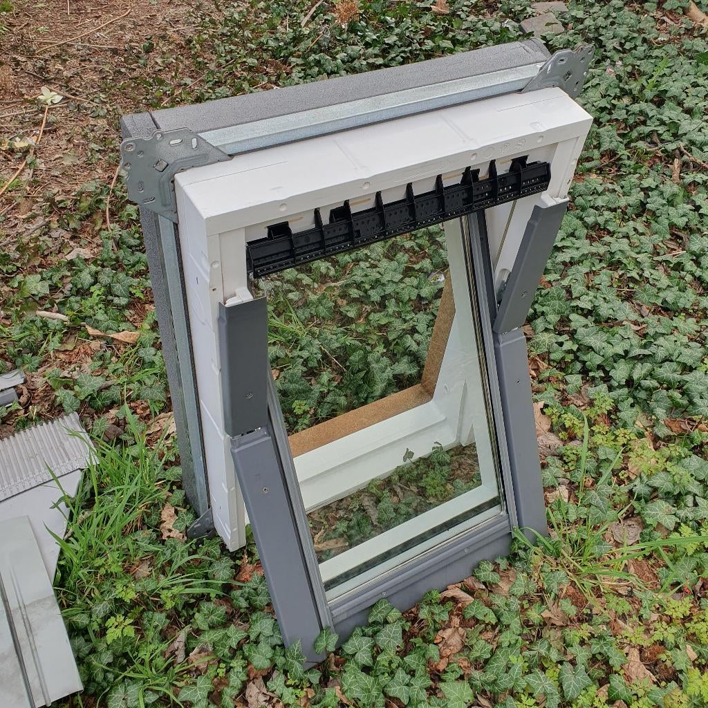 Velux dakraam pvc 55×78, Bricolage & Construction, Enlèvement, Lucarne
