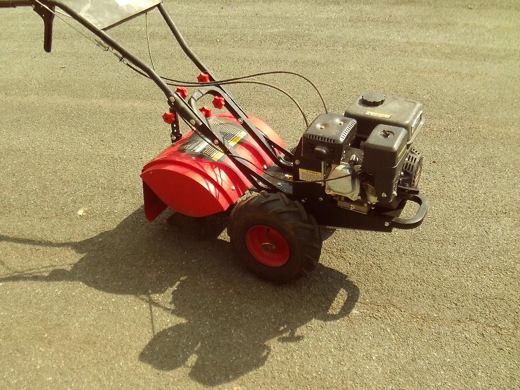 kleine frees, Ophalen, Zo goed als nieuw, Benzine, Tuinfrees