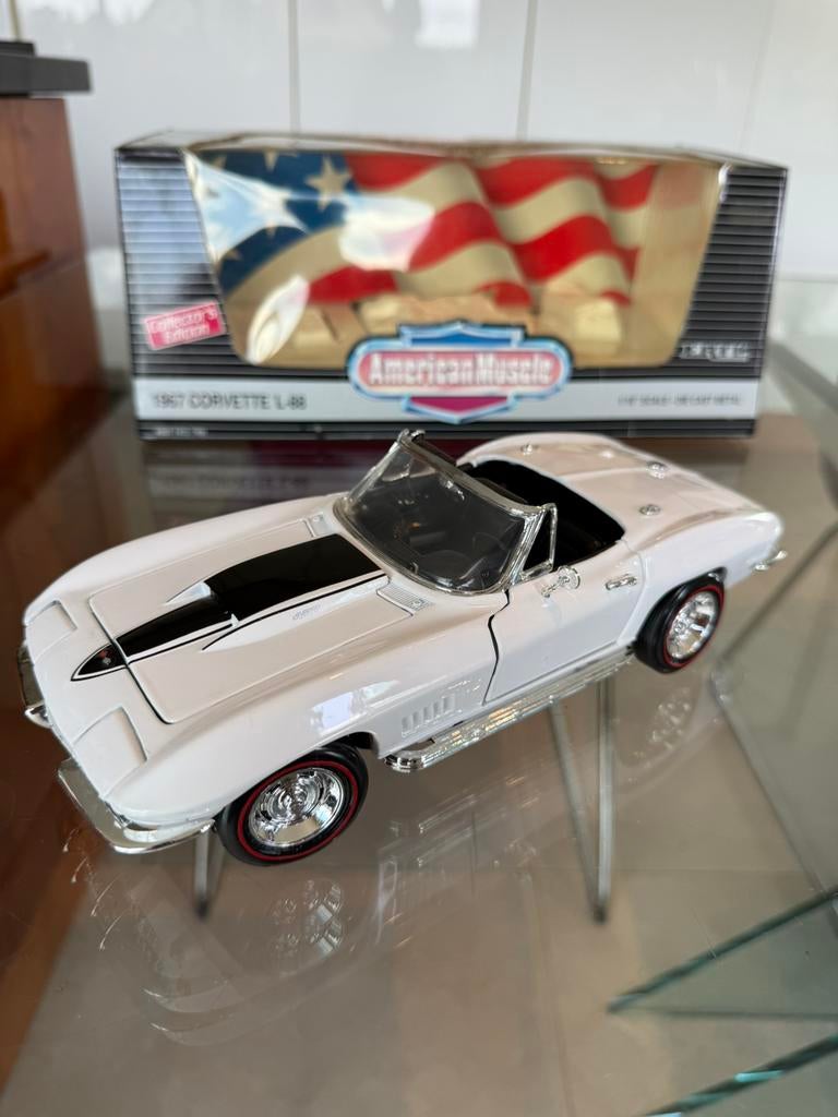 American Muscle, Chevrolet Corvette L-88-model uit 1967, Hobby en Vrije tijd, Modelauto's | 1:18, Zo goed als nieuw, Auto, ERTL