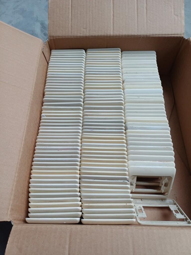 Niko pr20 enkelvoudige afdekplaten 140-tal, Enlèvement ou Envoi