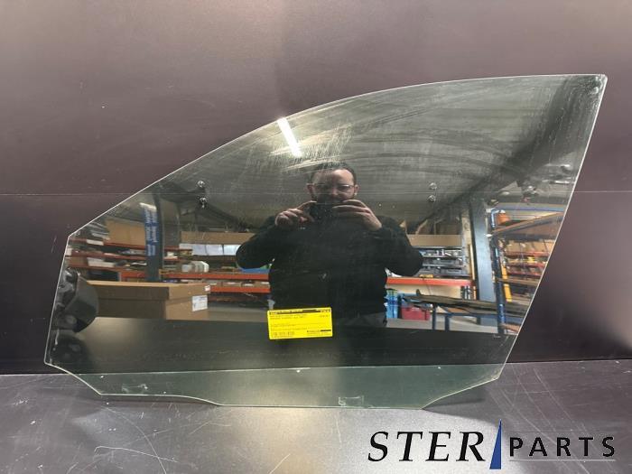 Vitre portière 4portes avant gauche d'un Mercedes C-Klasse, Autos : Pièces & Accessoires, 3 mois de garantie, Utilisé, -, -