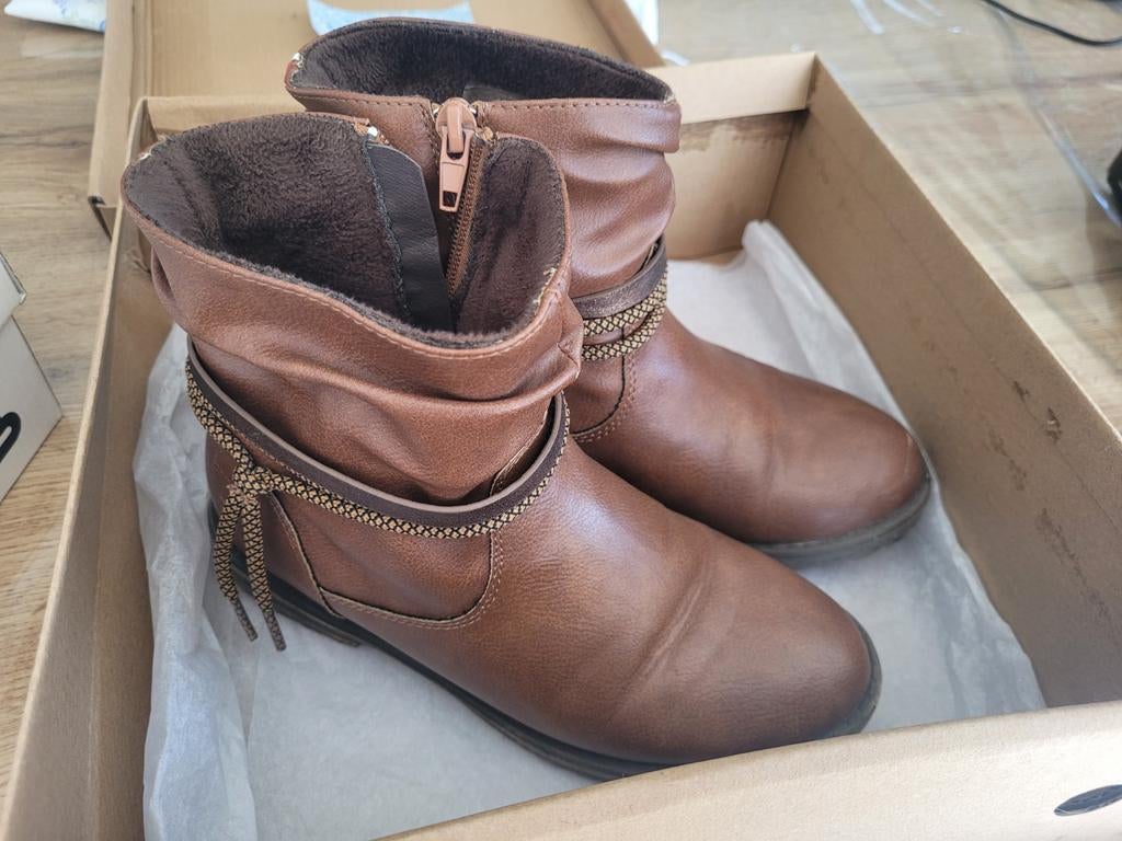 Bottines enfant, Enlèvement