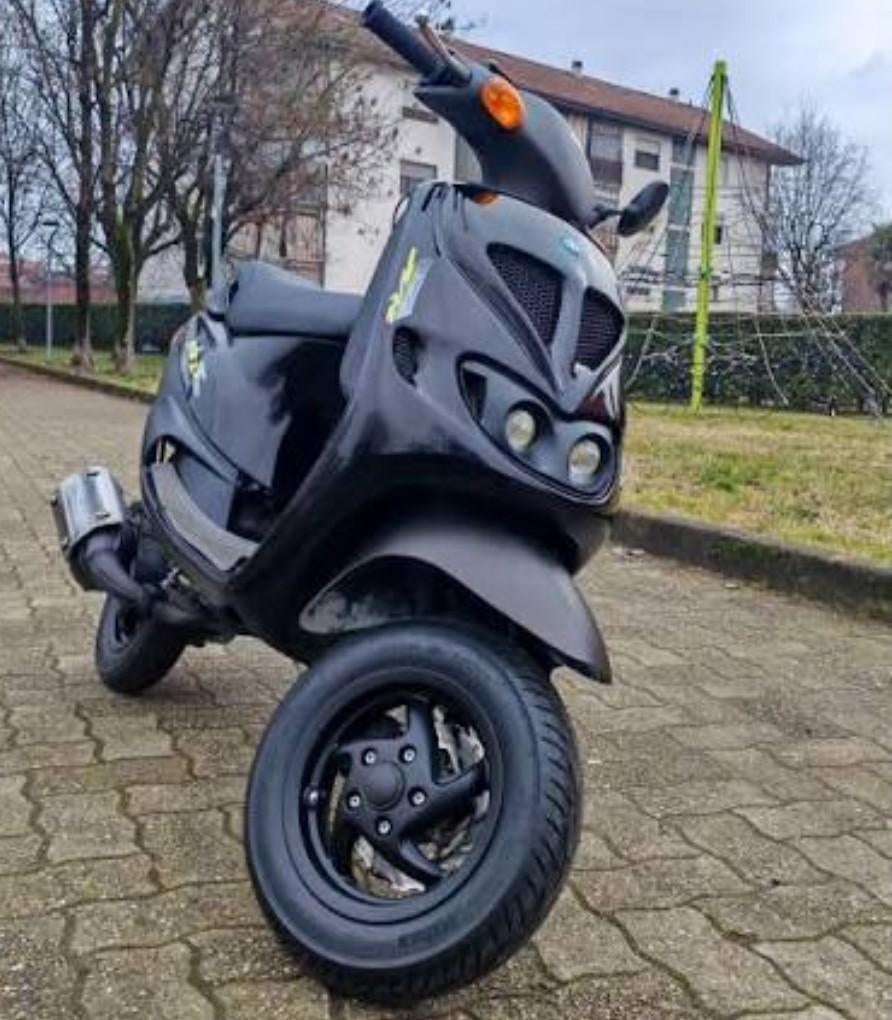 Op zoek naar scooter/brommer dichtbij zelzate, Fietsen en Brommers, Scooters | Piaggio, Ophalen of Verzenden