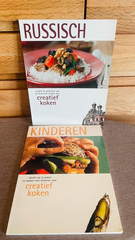 Set van 2 kookboeken: Russisch & Kinderen (Creatief Koken), Boeken, Kookboeken, Zo goed als nieuw, Hoofdgerechten, Overige gebieden