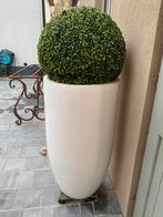 2 grote witte potten met plastic bol, Tuin en Terras, Ophalen, Gebruikt