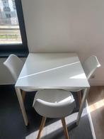 une table et 3 chaises, Enlèvement ou Envoi, Comme neuf