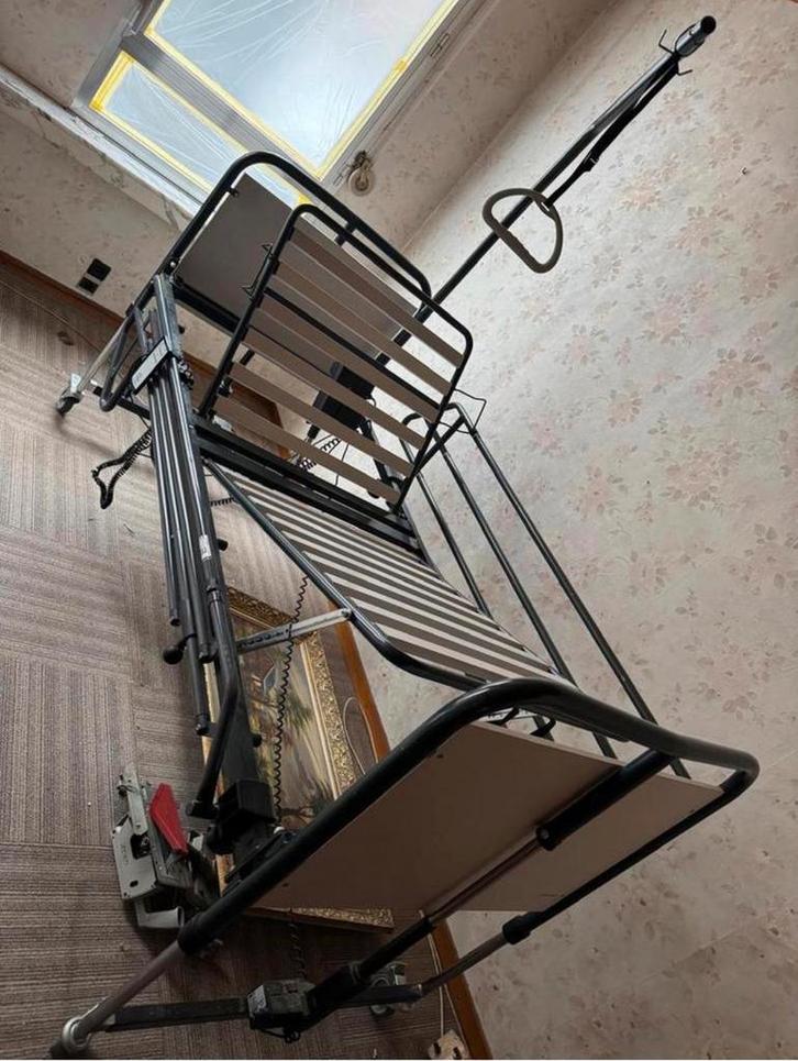 Elektrisch hoog-laag zorgbed, Diversen, Verpleegmiddelen, Zo goed als nieuw, Ophalen