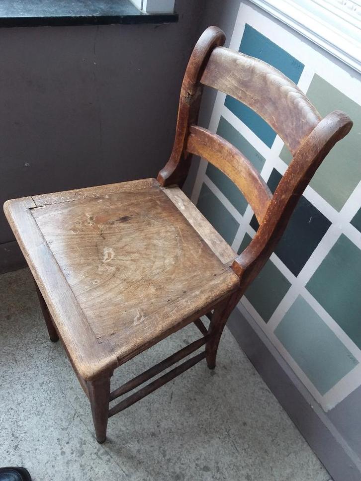 antieke stoel met speciale zithoogte, tienerstoel?, Maison & Meubles, Chaises, Utilisé, Une, Bois, Brun, Enlèvement