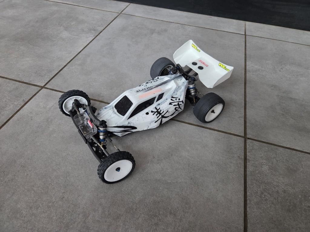 Lot RC Compétition 1/10 – Team Associated B6.3 + SANWA MT‑5, Échelle 1:10, Voiture off road, Comme neuf, Enlèvement