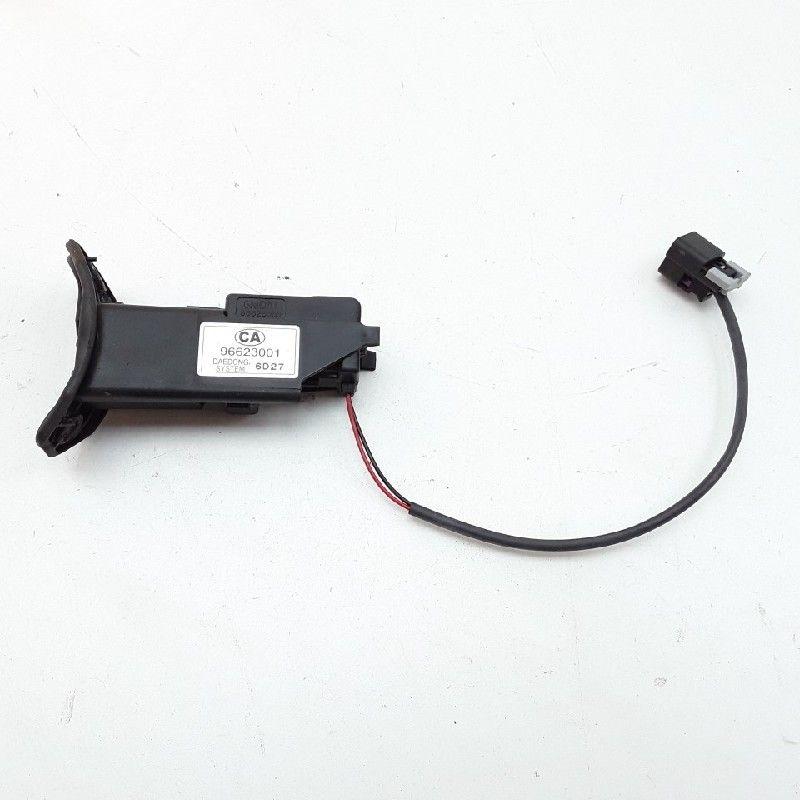 MOTOR VERGRENDELING TANKKLEP Captiva (C100), Gebruikt, Daewoo, Dhr. M. Roggen, Marinus@Japoto.nl