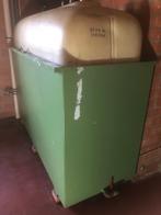 Kunststof mazouttank 2000 liter met metalen opvangbak., Doe-het-zelf en Bouw, Metalen, Ophalen, Zo goed als nieuw